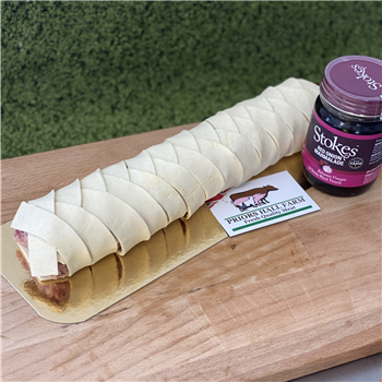 Sausage plait with Red Onion Marmalade (500g)